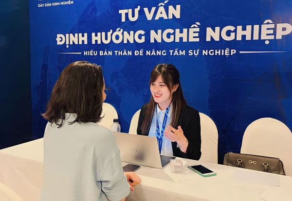 Nghề 'săn đầu người'